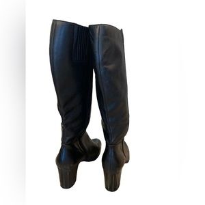 ARTURO CHIANG WIDE CALF HEELED LEATHER BOOTS MAKE AN OFFER !!